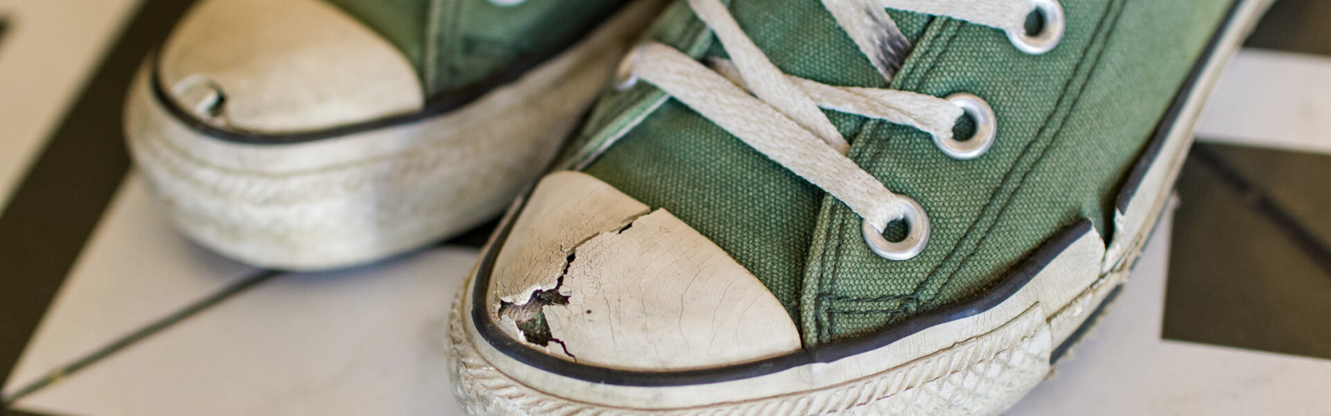 Mladi između ulica i političara